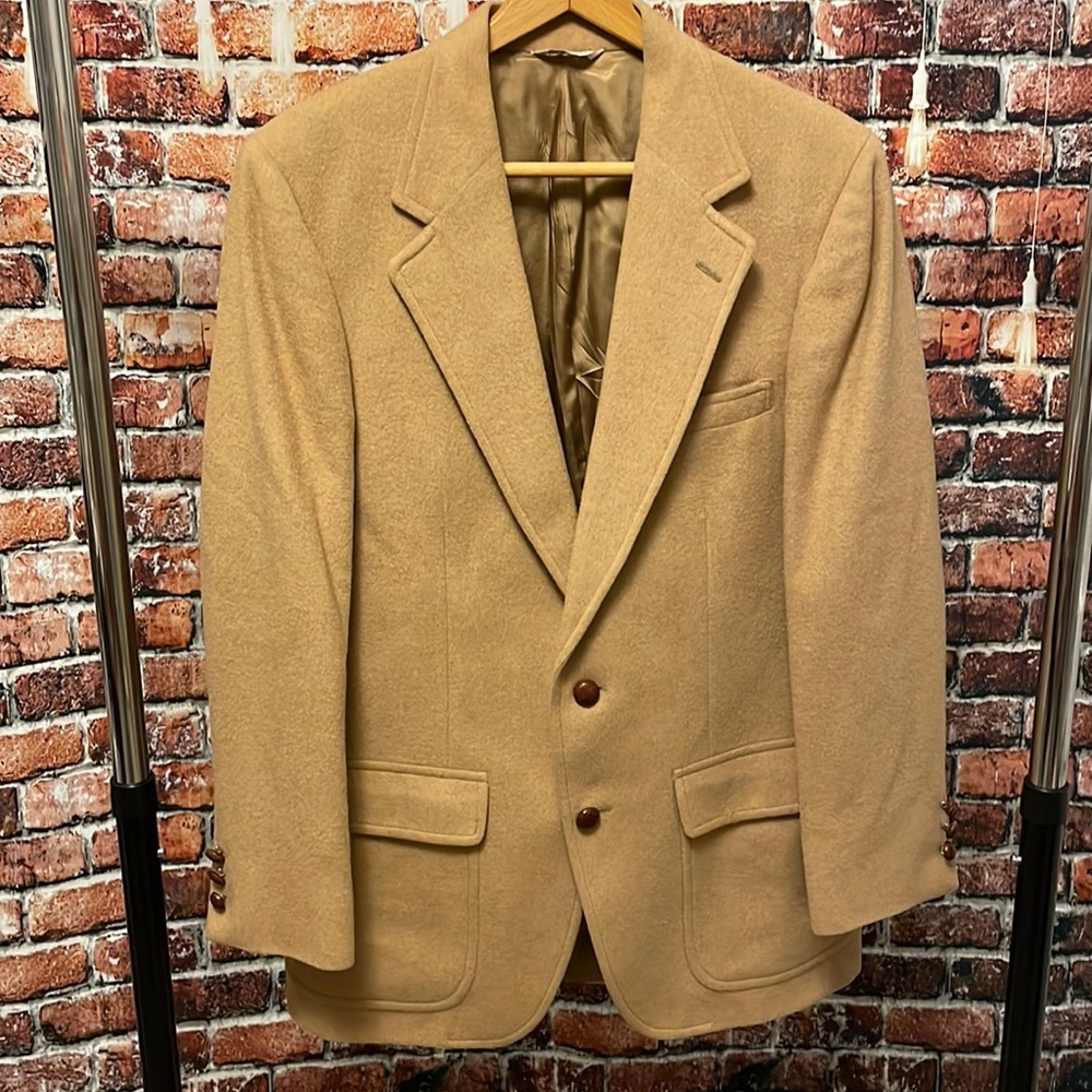 Camel Hair 100% vintage single vent double button blazer sports coat suit
